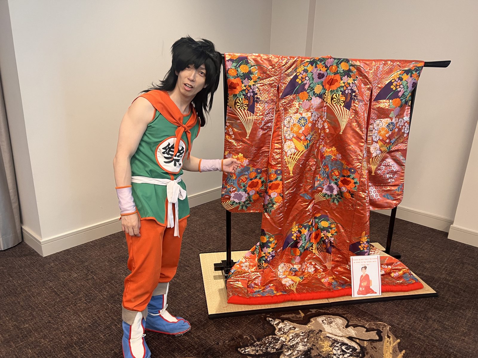VIPカンファレンス会場のバードフミヤさん